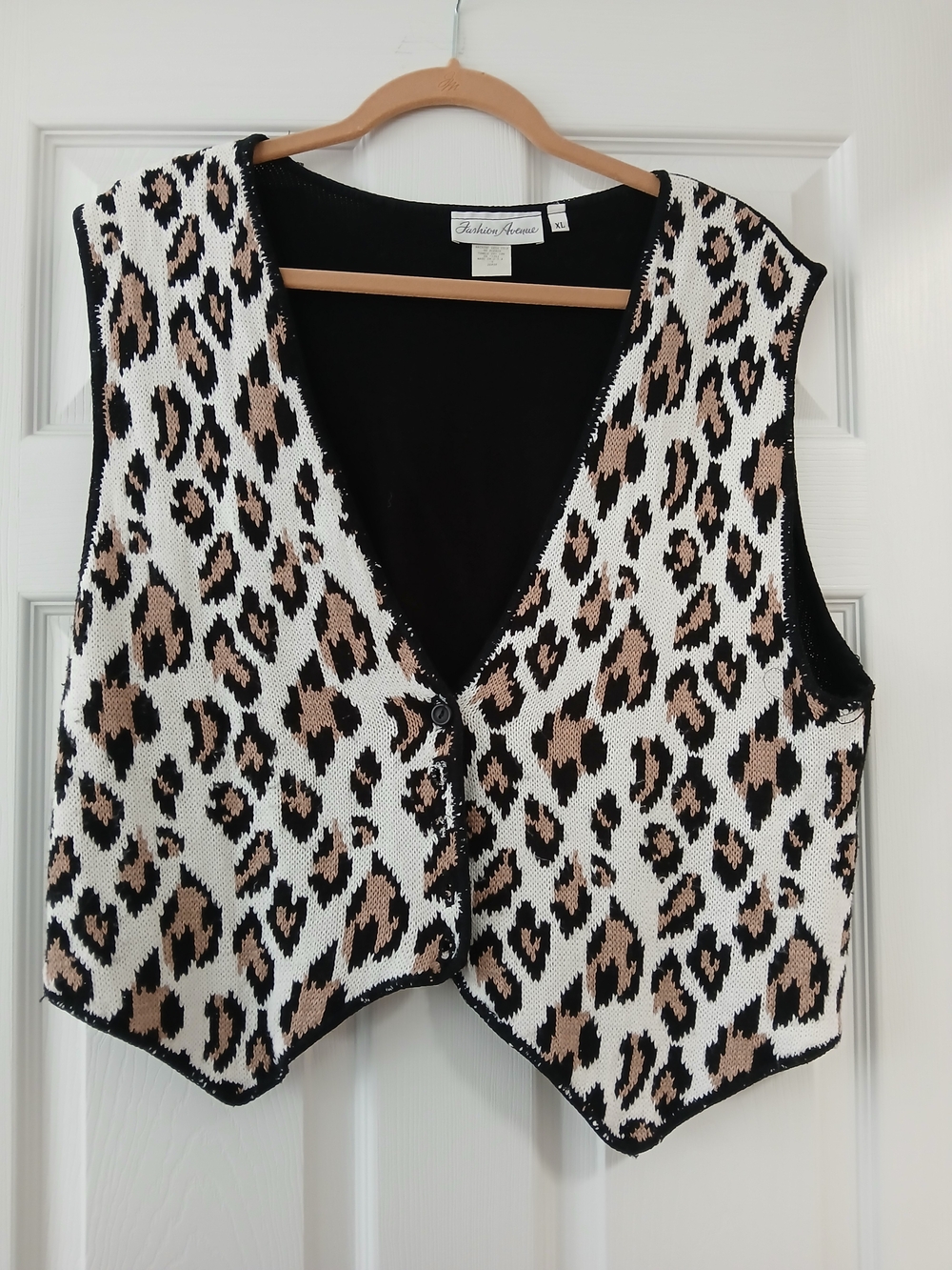 Leopard Print Knit Vest with Tan Black/Accent - XL